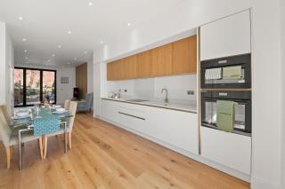 Modern 4BR Home, Ideal for Long Stays & Relocation - Coulsdon - 3