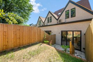 Modern 4BR Home, Ideal for Long Stays & Relocation - 2