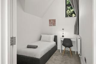 Modern 4BR Home, Ideal for Long Stays & Relocation - Coulsdon - 1