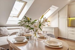 Domillion New 2bdr Old Town Amber apt Z1B5 - 0
