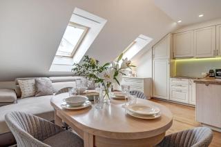 Domillion New 2bdr Old Town Amber apt Z1B5 - 3