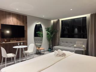 SUITE DE LUJO FARO con Aire Acondicionado y Coworking - 0