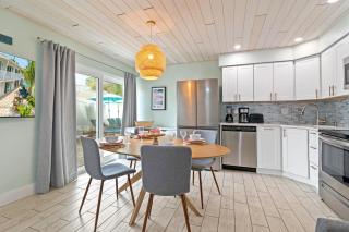 Sea Foam - Pet Friendly, Located in Siesta Key Village, Steps to Siesta Key Beach! - 7
