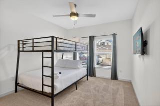 2 BR Apt |King Bed |Pool |Gym| Clse 2 Beach/Mayo - 5