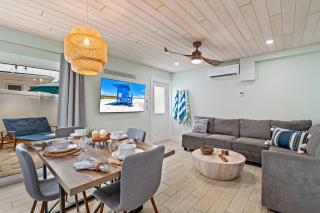 Sea Escape - Pet Friendly, Located in Siesta Key Village, Steps to Siesta Key Beach! - 9