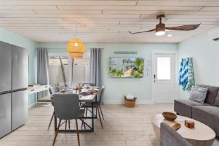 Sea Escape - Pet Friendly, Located in Siesta Key Village, Steps to Siesta Key Beach! - 4