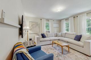 10-Minute Walk to the Beach - 4