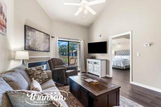 Pointe Royale Resort - Restaurant, Golfing, Pools, Gym, Trails, Lake Access - 0