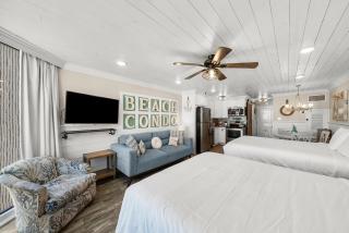 Beachfront Studio Condo - Top of the Gulf 317 - 9