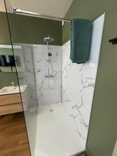 La Suite - 2