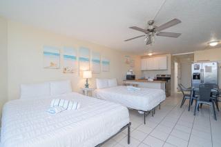 Top of the Gulf 320 Beachfront & Free Beach Chairs - 7