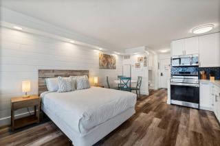 Top Of The Gulf 410 Beach Front Condo - Renovated! - 4