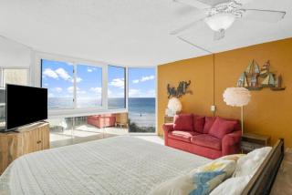 Top Of The Gulf 421 - Luxury Beach View Condo - 0