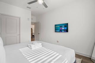 Cozy 1 BR Apt |King Bed| Pool |Gym| Close 2 Beach. - 4