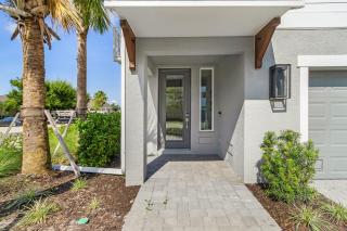 Coastal Fun at Charming Retreat - Sea Haven - 2