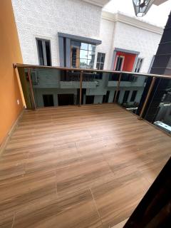 Lovely 4-Bed SELF-Apt Near Airports in Ikeja GRA - 1