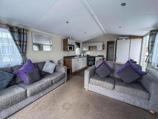Caravan With Large Decking At Coopers Beach Holiday Park Ref 49012Sv - 1