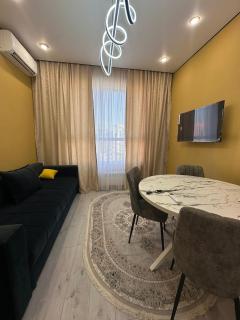 New Apartment in the City Center & Restaurants and Cafe & Famous sightseeings - 1