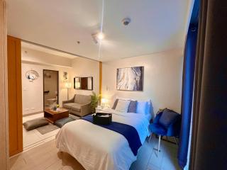 BGC Cozy Condo - Pool, Wi-Fi - Suite 15 - 0