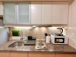 BGC Cozy Condo - Pool, Wi-Fi - Suite 15 - 3
