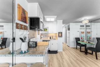 Top Of The Gulf 620 Beachfront Couples Retreat - 3