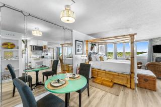 Top Of The Gulf 620 Beachfront Couples Retreat - 9