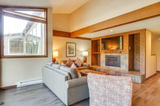 Mtn-View Townhome with Resort Perks in Breckenridge! - 0