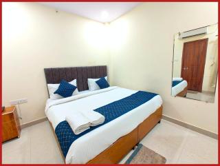Hotel New Kashi - Grand Near Vishwanath Temple - Fully Air Conditioned Rooms - #Restaurant #Wi-fi #Lift # Parking Facilities - A Top Rated Hotel - 0