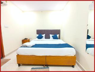 Hotel New Kashi - Grand Near Vishwanath Temple - Fully Air Conditioned Rooms - #Restaurant #Wi-fi #Lift # Parking Facilities - A Top Rated Hotel - 5