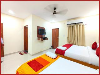 Hotel New Kashi - Grand Near Vishwanath Temple - Fully Air Conditioned Rooms - #Restaurant #Wi-fi #Lift # Parking Facilities - A Top Rated Hotel - 1