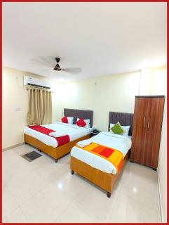 Hotel New Kashi - Grand Near Vishwanath Temple - Fully Air Conditioned Rooms - #Restaurant #Wi-fi #Lift # Parking Facilities - A Top Rated Hotel - 3