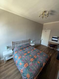 3 bedroom traditional apartment - 2
