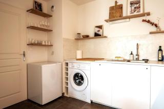 Big apartment near Old Town with Balcony + Parking - 1