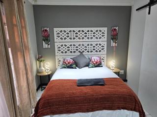 Stylish Cozy Stay at Ferndale House Apartments - 2