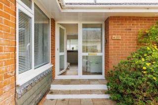 Pebble Beach - Modern Pet-Friendly Bungalow, Short Walk to Bembridge Beach - 2