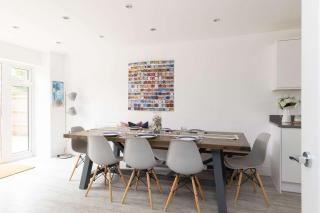 Modern Family Retreat Nr Beaches and Marina - 3