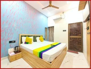 Hotel Vrinda Residency Near BHU Road - Shree kashi Vishwanath Temple - Providing Air conditioned Hotel and Well Decorated Rooms with WiFi Facility- BEST HOTEL IN VARANASI - 0