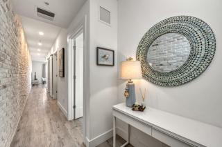 Waterfront, Pet-Friendly Condo with Pool, Spa, and Fitness Center near Downtown Sarasota - 1