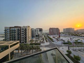 Luxury 2-Bedroom APT - Sea Views in Saadiyat Island - 4