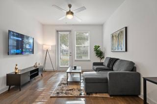 Spacious 1 BR Apt|King Bed| Pool|Gym|Clse 2 Beach. - 9