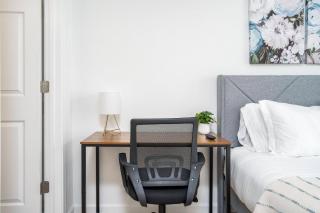 Stylish & Chic 2BR Townhome | Close 2 Bch. - 8