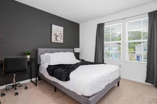 Luxe 2BR Townhome | Pool | Close to Beach - 6
