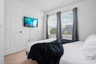 Luxe 2BR Townhome | Pool | Close to Beach - 3