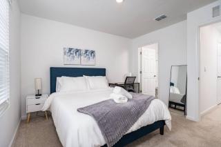 Modern 2 BR Townhome | Close 2 Beach. - 6