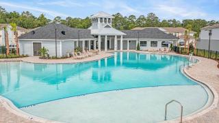 Luxury 3BR Townhome | Pool | Gym | Close 2 Beach. - 5