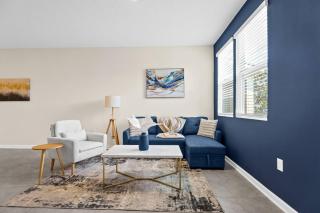 Luxury 3BR Townhome | Pool | Gym | Close 2 Beach. - 1