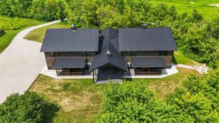 New/12 Guest /2 Hot Tubs/ 2 Kitchens/ 2 Firepits - 8