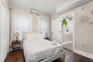 Historic 4BR Home centrally located in Riverside. - 2