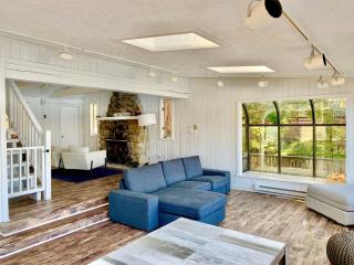 Dream Lakefront Escape + Beach/Ski/Golf near NYC - 5
