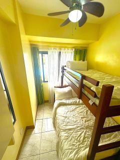 Condo 2Bedroom near Session with Free Own Parking - 6